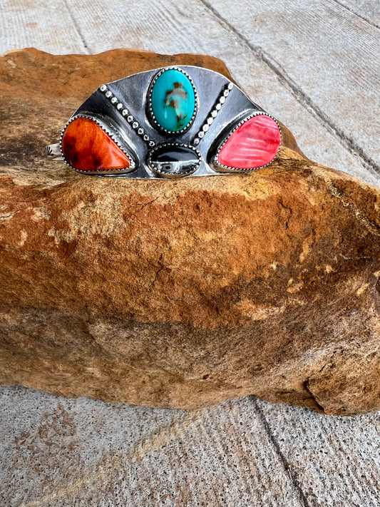 Mixed stone cuff