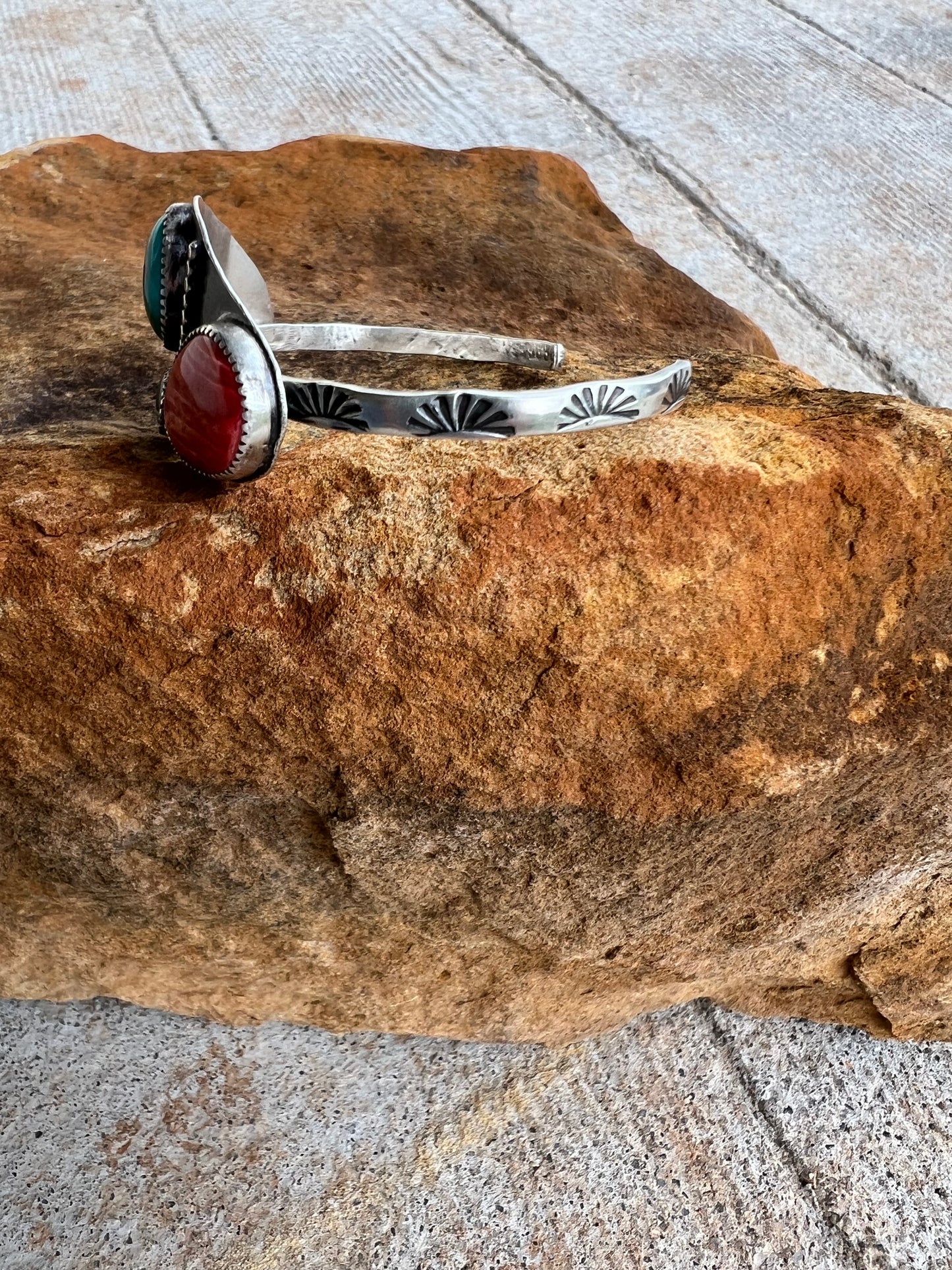 Mixed stone cuff